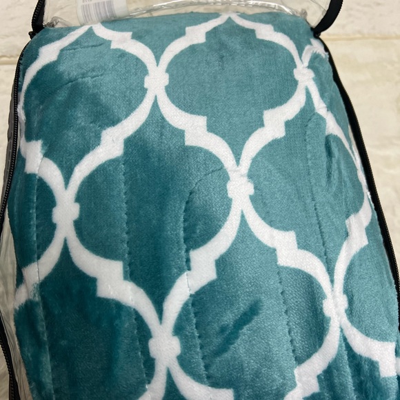 Beautyrest Aqua Microlight Reverse Luxury Heated Throw Blanket 60”x70” NEW - Picture 3 of 4